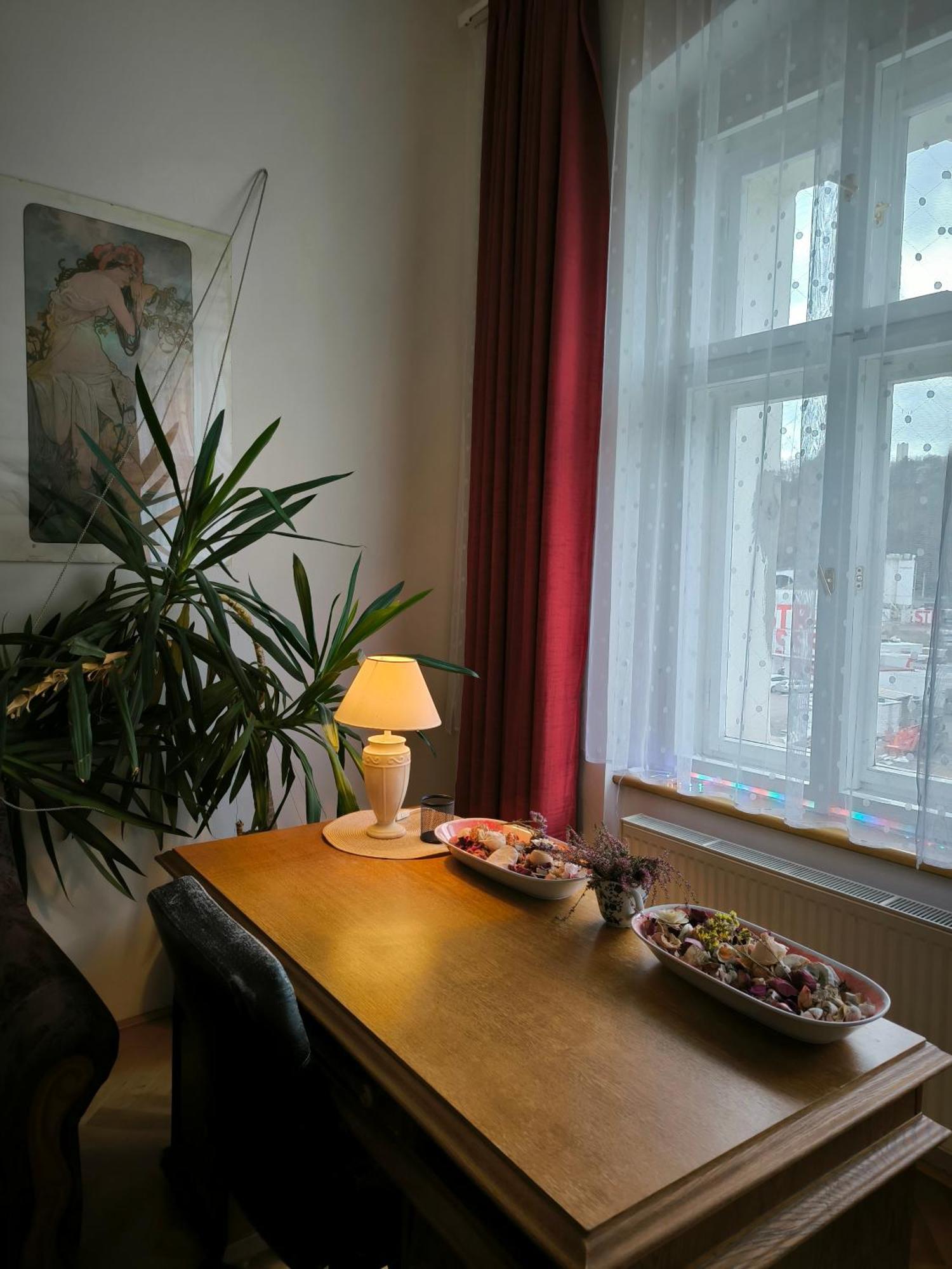 Ferienwohnung Valentinka Minutes Away From Charles Bridge Prag Exterior foto