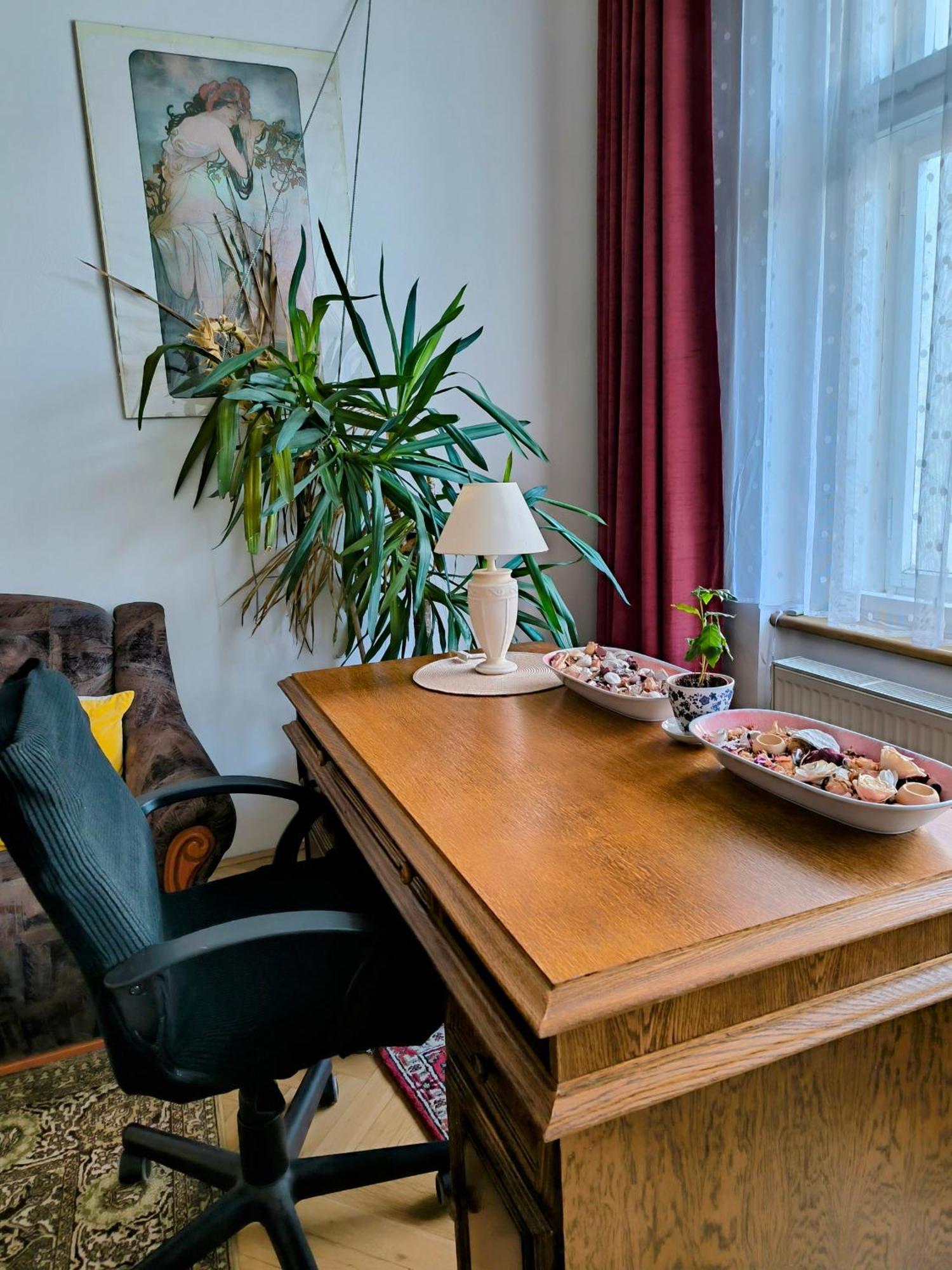 Ferienwohnung Valentinka Minutes Away From Charles Bridge Prag Exterior foto